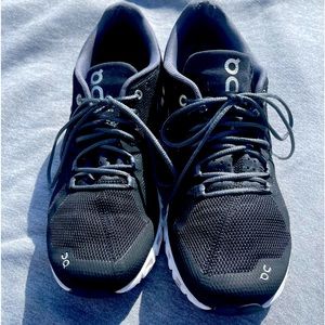 On Women’s Size 9 Sneakers